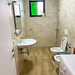 Luxe 2 * Tirana