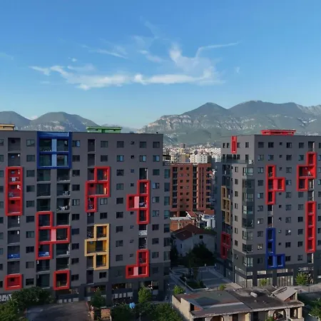 Luxe 2 * טיראנה