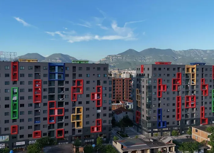 Luxe 2 * تيرانا