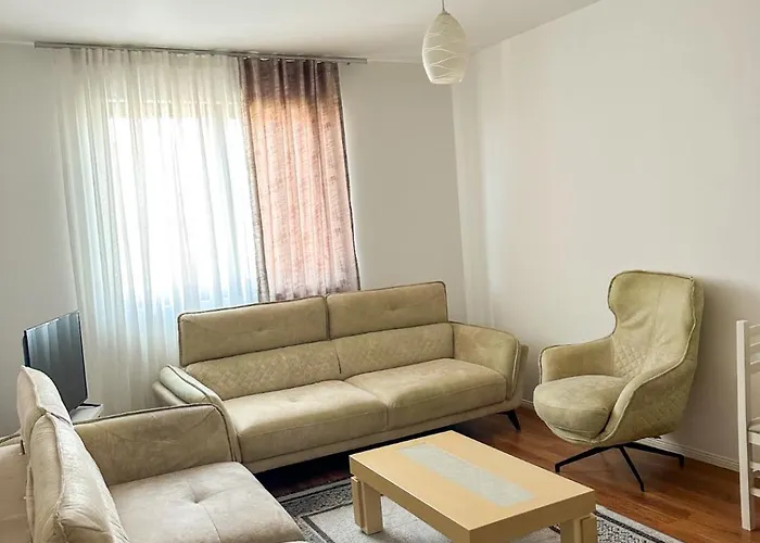 Luxe 2 * Tirana